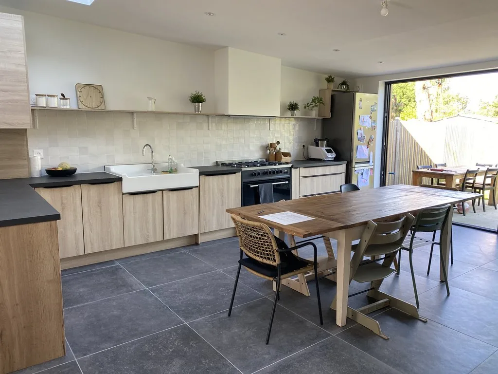 Extension d'une maison à Marcq-en-Barœul - après, la cuisine dans l'extension