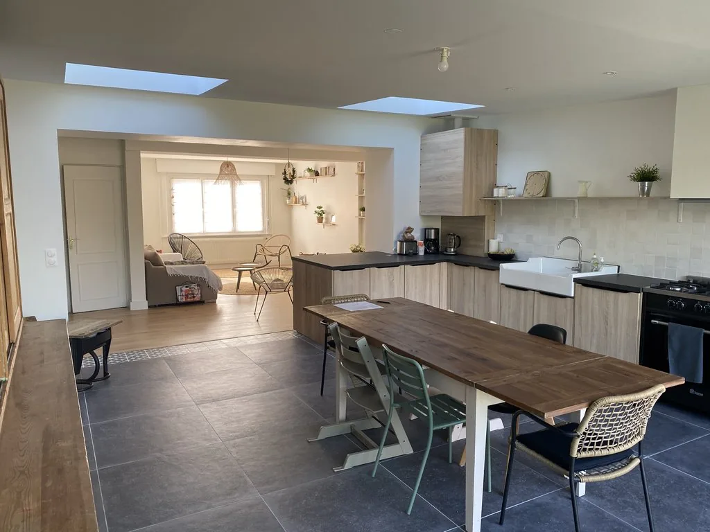 Extension d'une maison à Marcq-en-Barœul - après, la cuisine et la salle à manger
