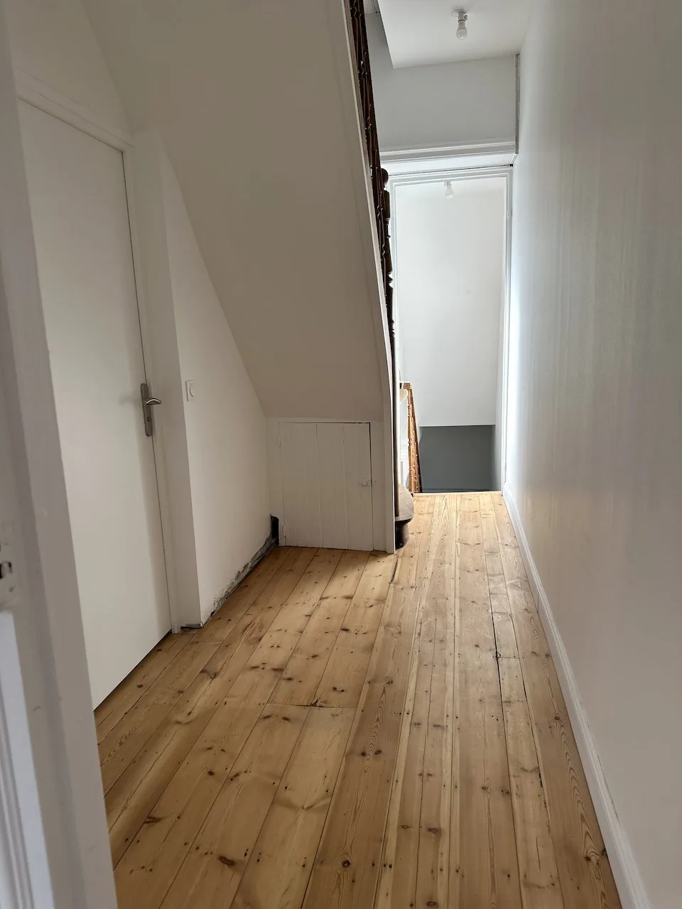 Rénovation clé en main d'une maison de 1908 à La Madeleine - après, le palier à l'étage