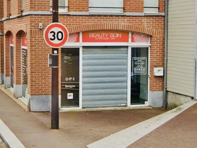 Centre d'esthétique Regenair à Marcq-en-Barœul - avant, la façade de l'ancien institut