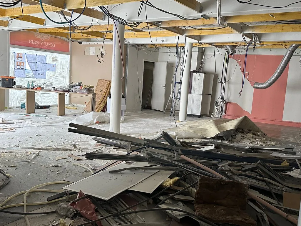 Centre d'esthétique Regenair à Marcq-en-Barœul - en cours de travaux, le curage du local