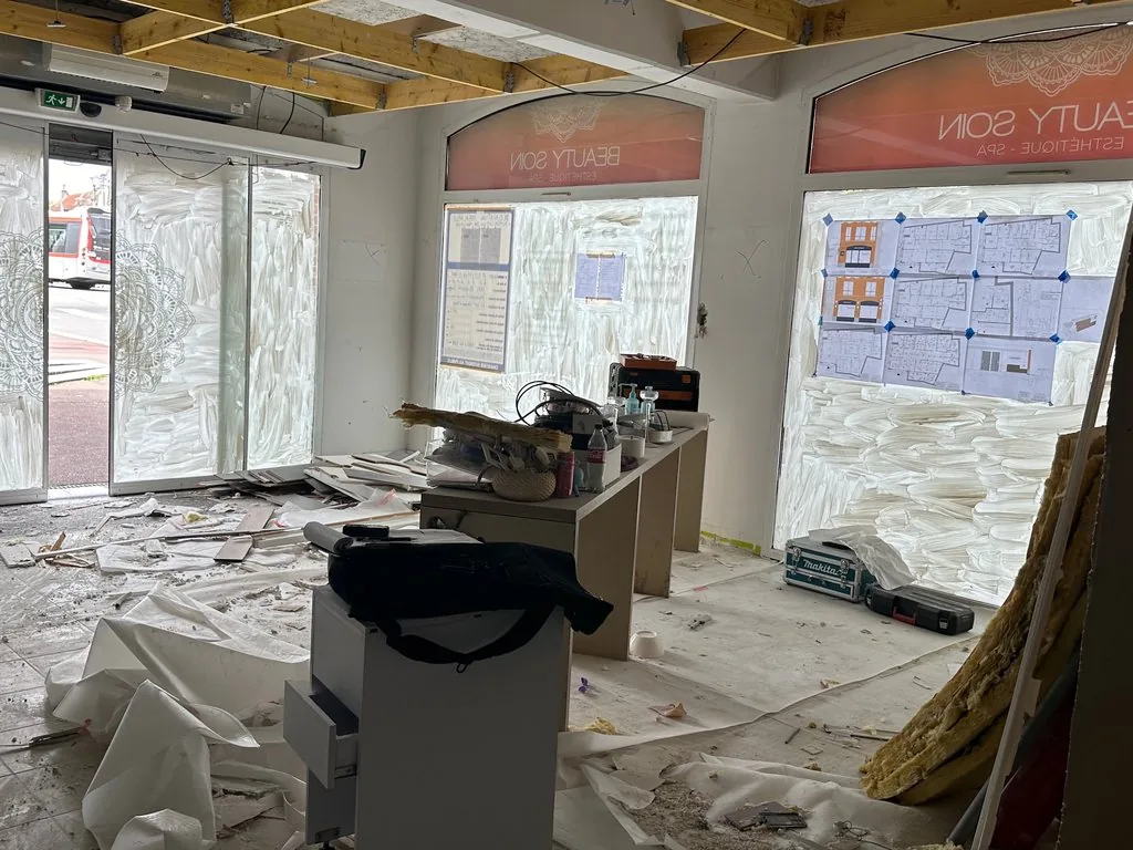 Centre d'esthétique Regenair à Marcq-en-Barœul - en cours de travaux, le curage du local