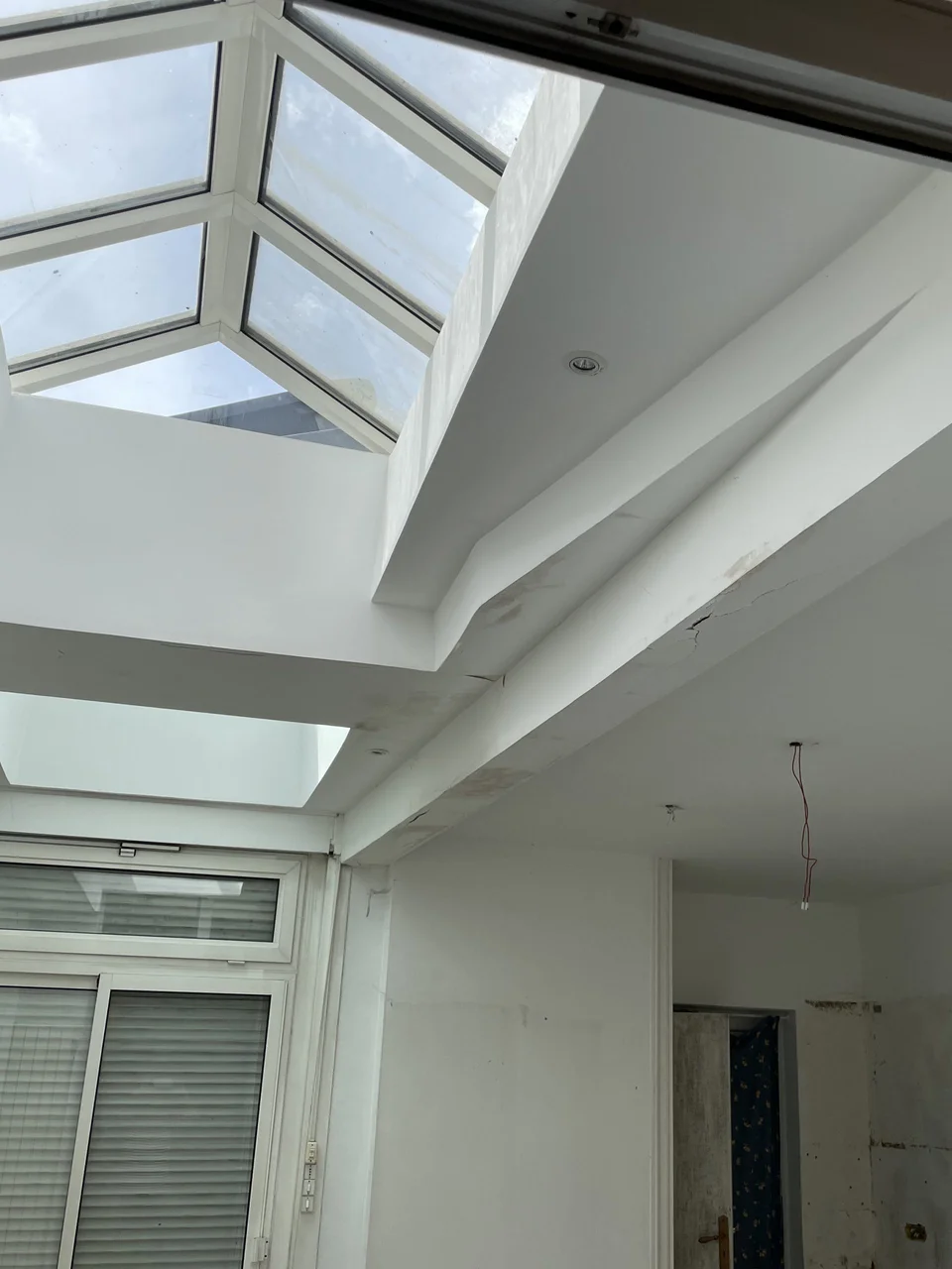 Rénovation clé en main d'une maison de 1908 à La Madeleine - avant, la pièce sous le puits de lumière