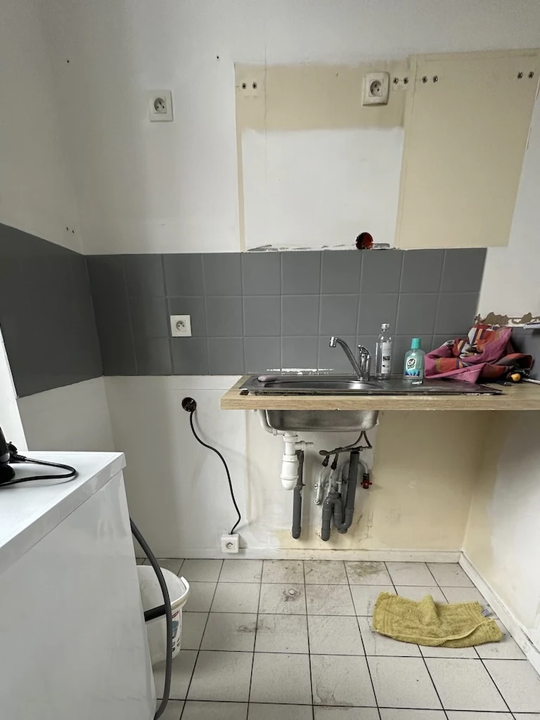 Rénovation d'un T2 dans le Vieux-Lille - avant, la cuisine