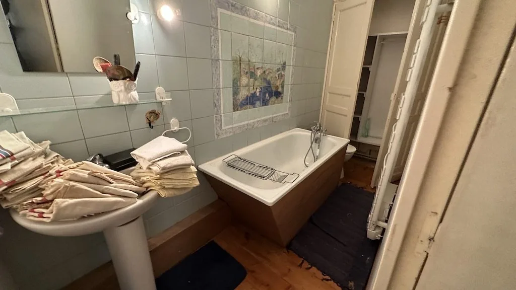 Création d'une salle de bain à La Madeleine - avant, en cours de travaux